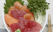 Sushi Espalhado De Peixe (Tirashizushi)